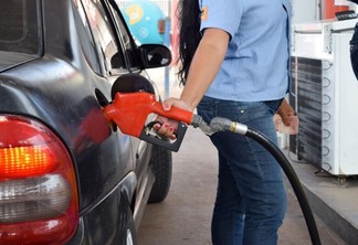 Gasolina chega a mais de R$ 7 nos postos de combustíveis (Foto: Nilzete Franco/Folha BV)