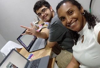 Daniel e a orientadora a professora Cristiane Pereira de Oliveira (Foto: Divulgação/IFRR)