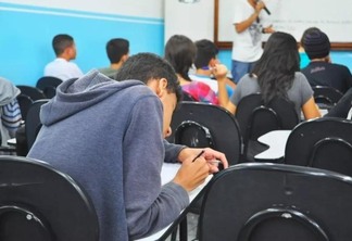 O Exame Nacional do Ensino Médio avalia o desempenho escolar dos estudantes ao término da educação básica. (Foto: Nilzete Franco/FolhaBV)