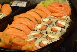 Normalmente, um rolo de sushi contém entre 20 a 60kcal (Foto: Nilzete Franco/FolhaBV)