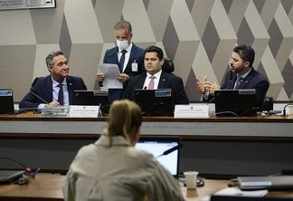 CCJ se reuniu nessa quarta-feira para discutir PEC (Foto: Pedro França/Agência Senado)