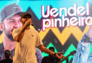 Cantor Uendel Pinheiro se apresenta no Boa Vista Junina (Foto: Andrezza Mariot/Semuc)