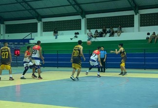 Atletas do Panteras representam o basquete venezuelano no Roraimense. (Foto: Thairiny Pinheiro)