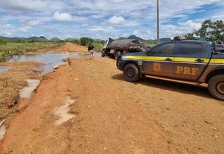 A PRF alerta que os condutores não trafeguem a via na região do alagamento para sua própria segurança (Foto: Divulgação/PRF)