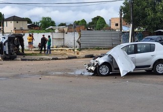 Acidente aconteceu no cruzamento entre as avenidas das Guianas e General Sampaio (Foto: Lucas Luckezie/FolhaBV)