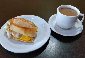Existem formas de comer o famoso Café com leite e pão com ovo de forma mais saudável (Foto: Divulgação)