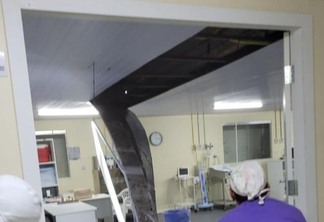 Forro de PVC caiu na sala de recuperação pós-anestesia (Foto: Divulgação)