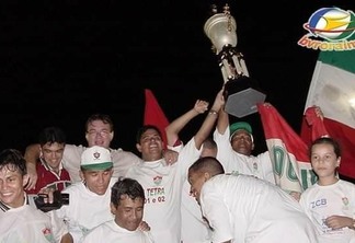 Raul (no canto da esquerda) fez parte do elenco tricampeão consecutivo do Roraima (Foto: Arquivo Pessoal)