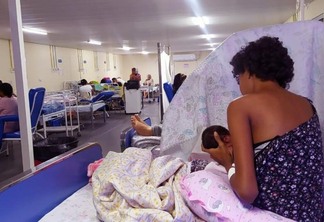 A jornalista Ana Lúcia Montel, de 26 anos, teve a sua primeira filha, Maria Lúcia Montel, antes do previsto e por isso precisou fazer uma cesariana (Foto: Divulgação)