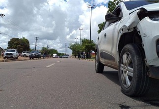 Danos no carro envolvido no acidente (Foto: Nilzete Franco/FolhaBV)
