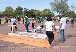 Segundo os manifestantes, o Grito dos Excluídos interpela a defender e promover a vida  (Foto: Nilzete Franco/FolhaBV)