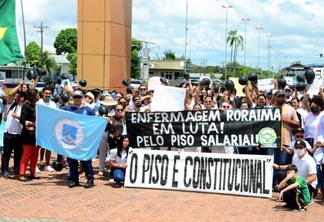 Protesto organizado por profissionais da Enfermagem na semana passada, em Boa Vista (Foto: Nilzete Franco/FolhaBV)