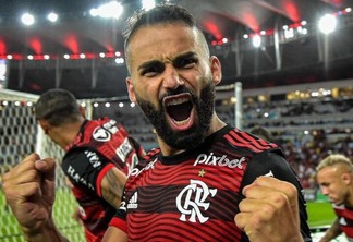 O volante Thiago Maia festeja triunfo do Flamengo no Maracanã (Foto: Instagram Thiago Maia)