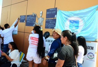 Protesto da Enfermagem no Portal do Milênio, em Boa Vista (Foto: Nilzete Franco/FolhaBV)