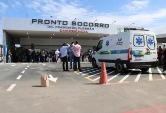 O homem foi levado até o Hospital Geral de Roraima (HGR) pelo SAMU (Foto: Nilzete Franco/Folha BV)