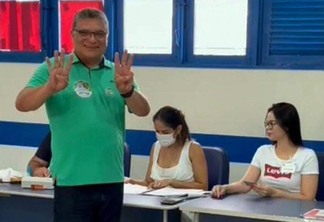 O candidato votou na Universidade Estadual de Roraima, às 10h (Foto: Reprodução)