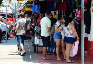 Movimento no comércio da região central de Boa Vista nesta quarta-feira (Foto: Nilzete Franco/FolhaBV)