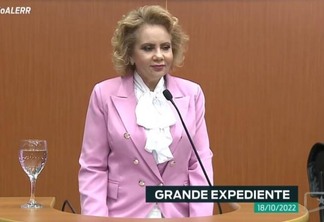 A deputada estadual Betânia Almeida durante a sessão dessa terça-feira (Foto: Reprodução)