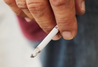 A pesquisa mostrou que 28% dos brasileiros fumam cigarro, abaixo da média de 38% da América Latina, mas fumam mais (Foto: Arquivo Folha BV)