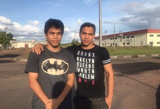 Ítalo Enkel e Iuri Enkel, de 18 anos realizaram a prova na Universidade Federal de Roraima (Foto: Lílith Áquila/FolhaBV)