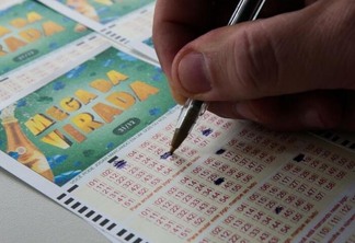 As apostas devem ser feitas em volante específico da Mega da Virada em qualquer casa lotérica credenciada pela Caixa (Foto: Marcello Casal Jr/Agência Brasil)