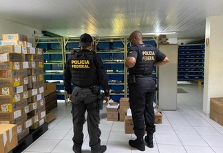 Policiais federais investigam desvios de medicamentos (Foto: PF)