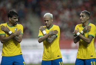 Comemoração de Neymar que fez gol de pênalti (Foto: CBF)