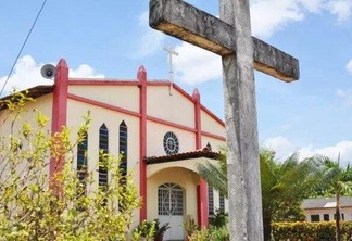 Igreja Santa Luzia fica localizada no 13 de Setembro (Foto: Wenderson Cabral/FolhaBV)