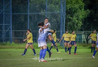 Volante Nilda pula para comemorar primeiro gol. (Foto: Hélio Garcias/BV Esportes)