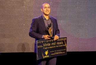 O prefeito de Boa Vista, Arthur Henrique, durante a entrega do Prêmio Gestão Delacir de Melo Lima (Foto: Leo Costa/Semuc)