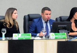 O presidente da Câmara, vereador Genilson Costa, durante sessão plenária (Foto: Nilzete Franco/FolhaBV)