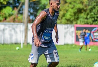 Lateral-direito Jambão é fã de Ronaldinho fenômeno e de Rodinei do Fla. Crédito: Hélio Garcias/São Raimundo
