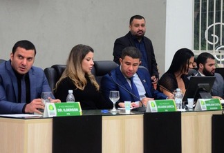A mesa diretora da Câmara Municipal de Boa Vista (Foto: Nilzete Franco/FolhaBV)