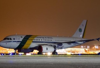 A aeronave abasteceu no aeroporto de Roraima e seguiu para Brasília