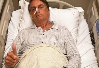 Desde que sofreu um atentado a faca na campanha eleitoral de 2018, Bolsonaro foi submetido a seis cirurgias (Foto: Twitter/Ilustração)