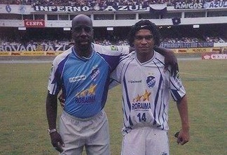 Jeferson ao lado do staff na época Eridan, no Mangueirão, contra o Remo, pela Série C - Crédito: Divulgação