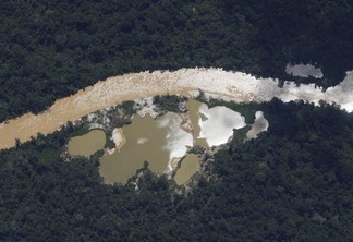 Rio contaminado por garimpo ilegal - Foto: Fernando Frazão/Agência Brasil