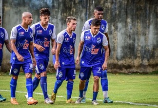 Jogadores do São Raimundo durante amistoso contra a seleção de Alto Alegre (Foto: Hélio Garcias/São Raimundo E.C.)