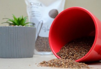 Com seu alto teor de proteína e fibra, as sementes de chia são ideais para serem incluídas em uma bebida ou um lanche de recuperação pós-treino (Foto: Nilzete Franco/FolhaBV)
