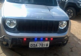 Jeep Renegade com placa adulterada, dirigido por policial penal (Foto: Divulgação)