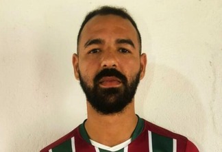 Zagueiro Jadiel se apresenta no Tricolor da Mecejana (Foto: Atlético Roraima Clube)