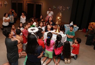 Momentos de louvor e adoração fazem parte da programação para as crianças (Foto: Nilzete Franco/Folha BV)