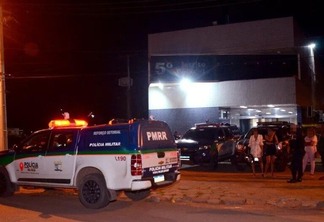 Os envolvidos foram encaminhados à Delegacia de Polícia (Foto: Nilzete Franco/FolhaBV)