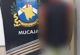 Após ser preso em um sítio, o homem foi levado à Delegacia de Mucajaí, onde foi qualificado e interrogado - Foto: Divulgação