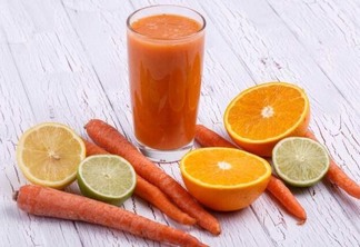 Aprenda a fazer um suco de limão, laranja e cenoura para o verão (Foto: Divulgação)