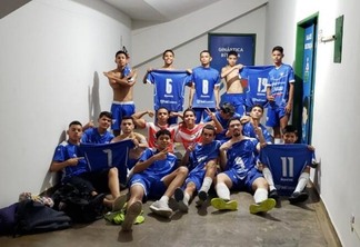 Jogadores do Vivaz celebram atropelo sobre o Sporting (Foto: Neuda Kart/Vivaz)