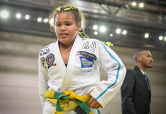 Atleta de 11 anos vai lutar pela categoria Infantil 2, peso pesadíssimo (Foto: Luciana Alves Fotografia)
