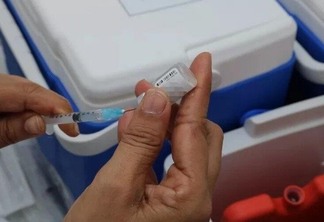 Nesta primeira fase, serão vacinados todos os que fazem parte do grupo prioritário (Foto: Nilzete Franco/FolhaBV)