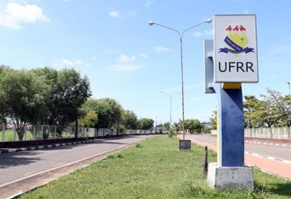 Entrada da Universidade Federal de Roraima, no bairro Aeroporto (Foto: Nilzete Franco/FolhaBV)