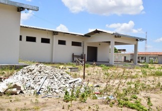 Hospital de Bonfim, de responsabilidade do Estado, está em reforma desde 2019 (Foto: Nilzete Franco/FolhaBV)